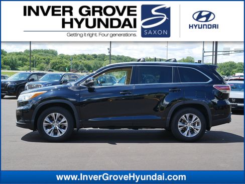 Used 2015 Toyota Highlander XLE AWD/4WD image 1