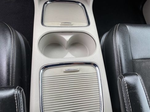 Used 2019 Dodge Grand Caravan SXT image 20