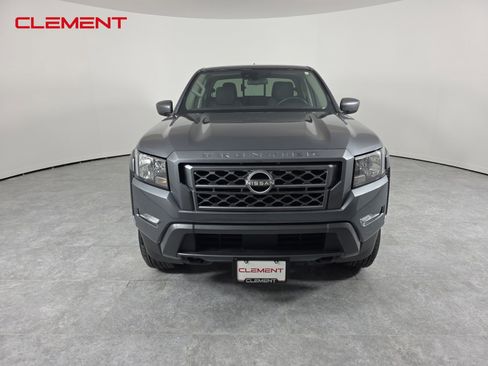 Used 2023 Nissan Frontier SV w/ SV Convenience Package image 2