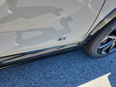 New 2026 Buick Encore GX Sport Touring image 5