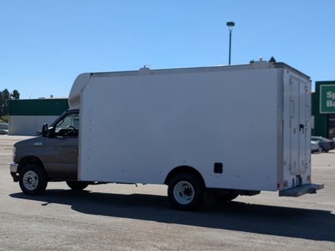Used 2024 Ford E-450 and Econoline 450 Super Duty w/ Motorhome Prep Package image 5