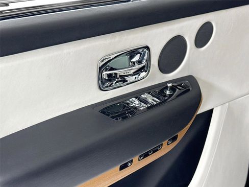 Used 2019 Rolls-Royce Cullinan image 15