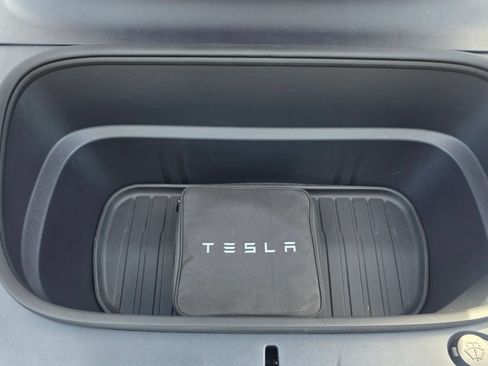 Used 2026 Tesla Model Y AWD image 19