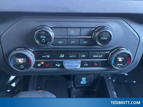 Used 2025 Ford Bronco Outer Banks image 35