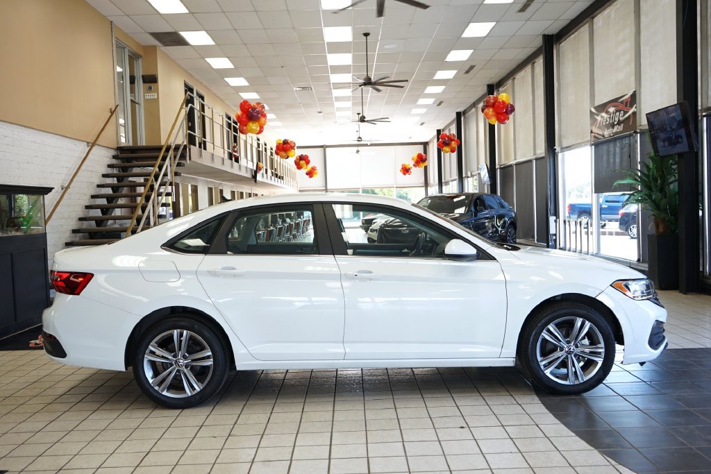 Used 2023 Volkswagen Jetta SE FWD image 15