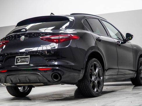 Used 2023 Alfa Romeo Stelvio Veloce AWD/4WD image 15