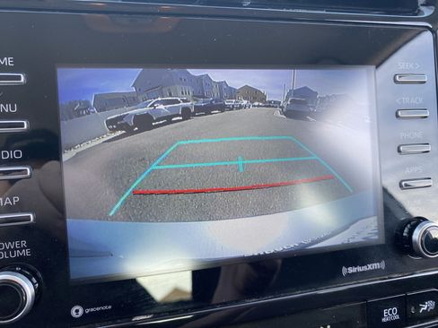 Used 2022 Toyota Prius LE image 30