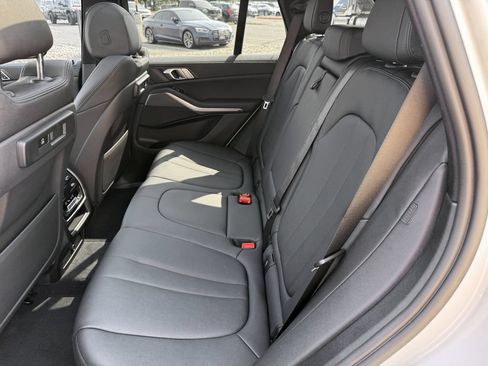 Used 2022 BMW X5 xDrive40i w/ Parking Assistance Package AWD/4WD image 27
