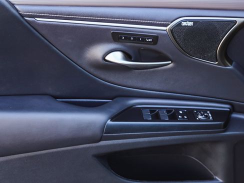 Used 2020 Lexus ES 350 F Sport w/ Accessory Package FWD image 20
