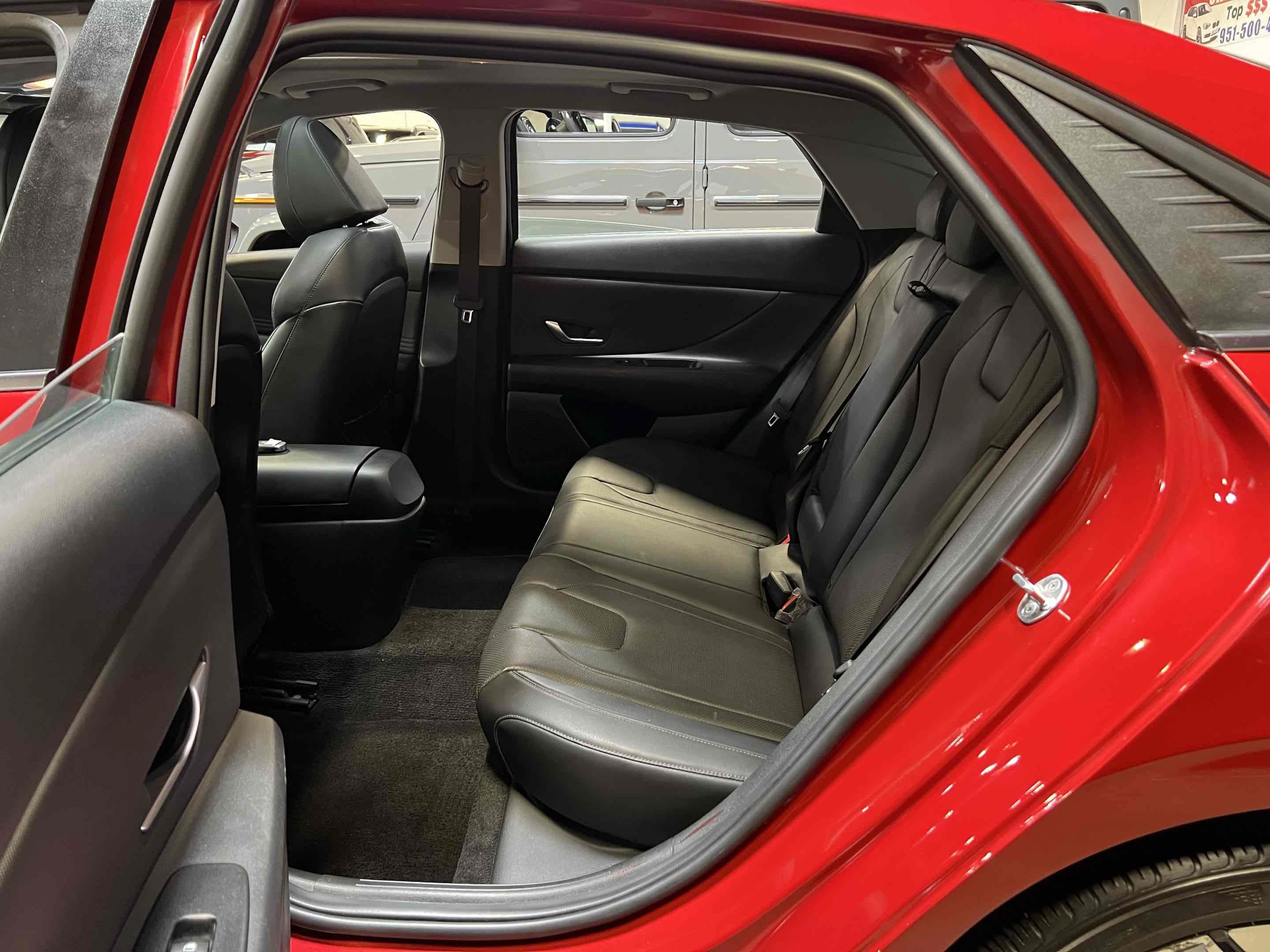 Used 2023 Hyundai Elantra Limited FWD image 34