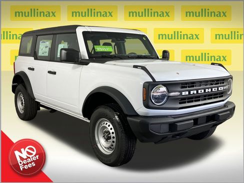 New 2025 Ford Bronco 4-Door image 1