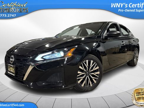 Used 2025 Nissan Altima 2.5 SV image 1