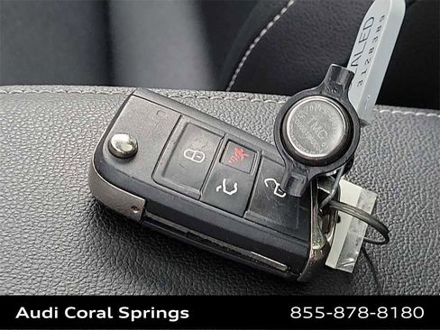 Used 2021 Volkswagen Tiguan SE w/ Panoramic Sunroof Package image 20