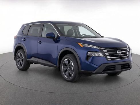 Used 2025 Nissan Rogue SV FWD image 2