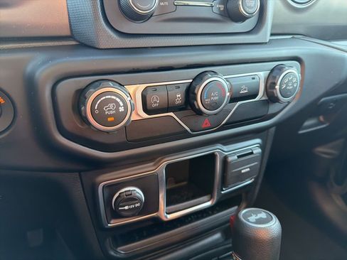 Used 2021 Jeep Wrangler Unlimited Sport image 31