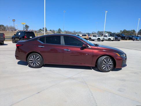 Used 2023 Nissan Altima 2.5 SV image 8