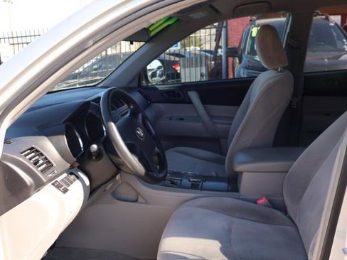 Used 2010 Toyota Highlander 2WD image 10