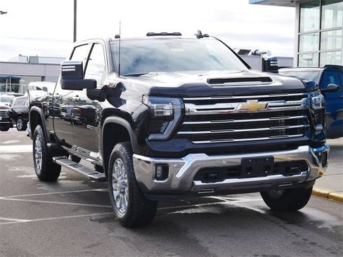 Used 2024 Chevrolet Silverado 3500 LTZ image 24