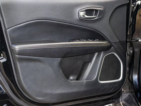 Used 2020 Jeep Compass Latitude image 10