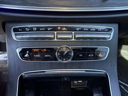 Used 2018 Mercedes-Benz E 300 E 300 image 33