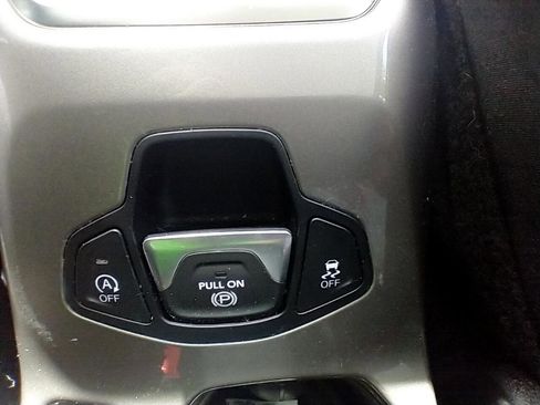 Used 2022 Jeep Renegade Limited image 35