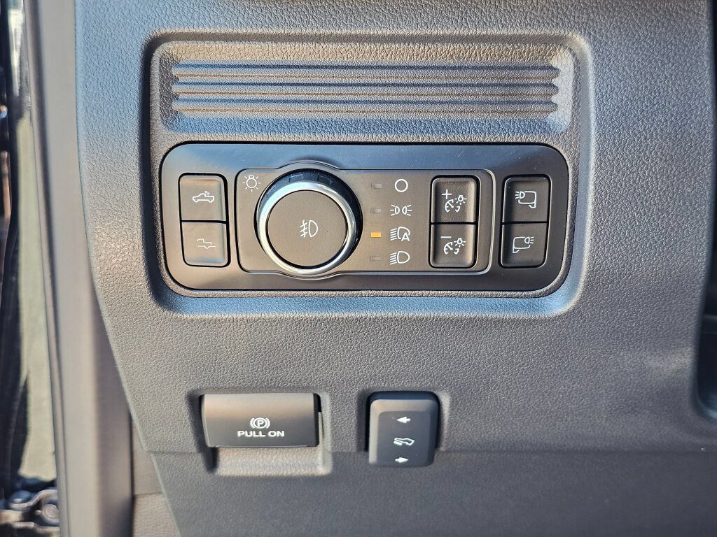 Used 2026 Ford F350 Platinum AWD/4WD image 37