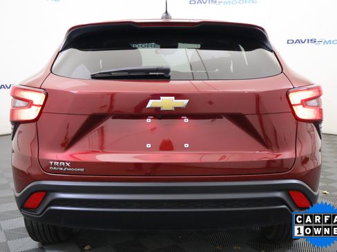 Certified 2025 Chevrolet Trax LS image 7