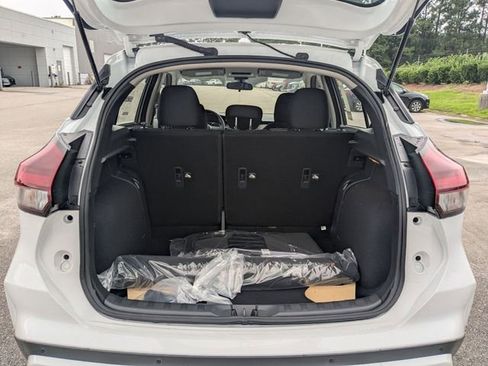 New 2025 Nissan Kicks Play S image 29