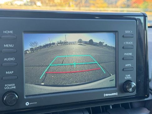 Used 2021 Toyota RAV4 XLE image 33