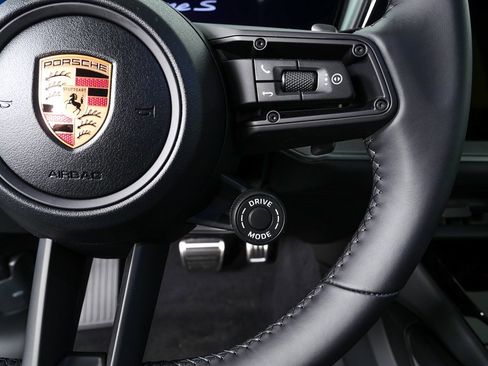 New 2026 Porsche Cayenne S image 11