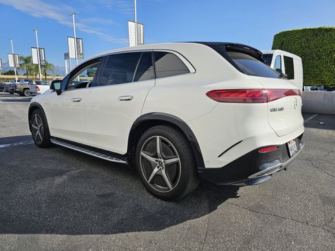 Used 2023 Mercedes-Benz EQS 580 4MATIC SUV image 4