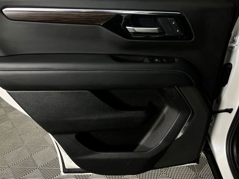 Used 2025 Chevrolet Tahoe Z71 image 24