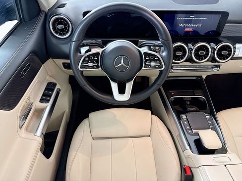 Certified 2022 Mercedes-Benz GLB 250 4MATIC image 10