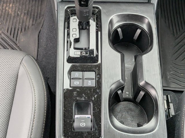 Certified 2026 Subaru Outback Limited AWD/4WD image 17