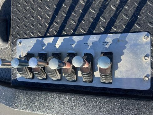 Used 2015 Ford F550 2WD SuperCab Super Duty w/ Power Equipment Group image 10