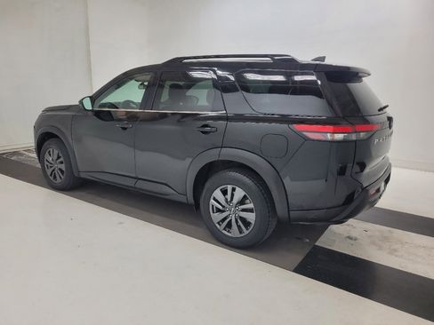Used 2022 Nissan Pathfinder SV image 3