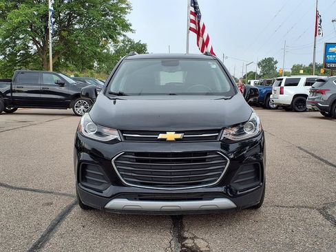 Used 2017 Chevrolet Trax LT FWD image 2