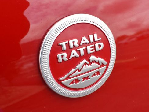 Used 2017 Jeep Grand Cherokee Trailhawk w/ Trailhawk Luxury Group AWD/4WD image 16