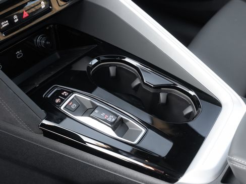 New 2025 Audi SQ5 Prestige image 19