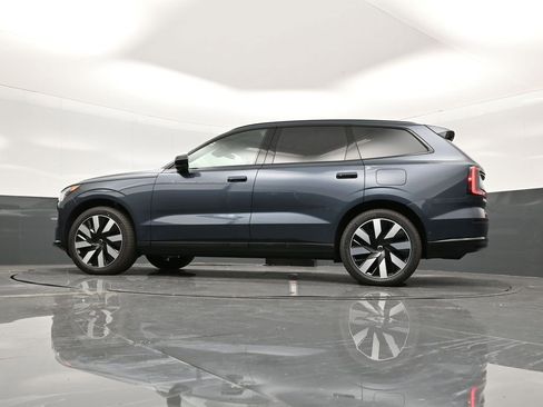 New 2025 Volvo EX90 Ultra image 30