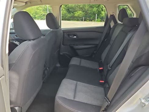 Used 2024 Nissan Rogue SV FWD image 16