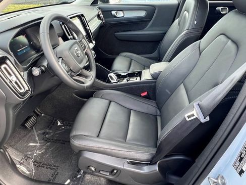 Certified 2026 Volvo XC40 B5 Plus w/ Protection Package Premier image 3