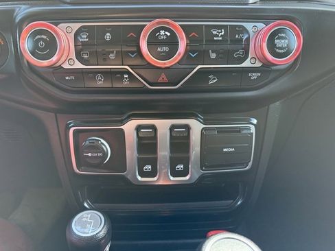 Used 2021 Jeep Wrangler Sport S image 24