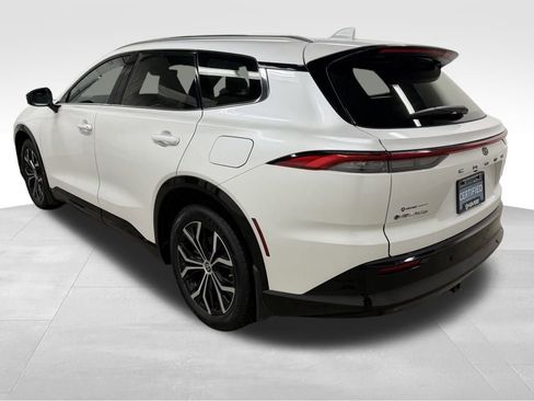 Used 2025 Toyota Crown Signia image 3