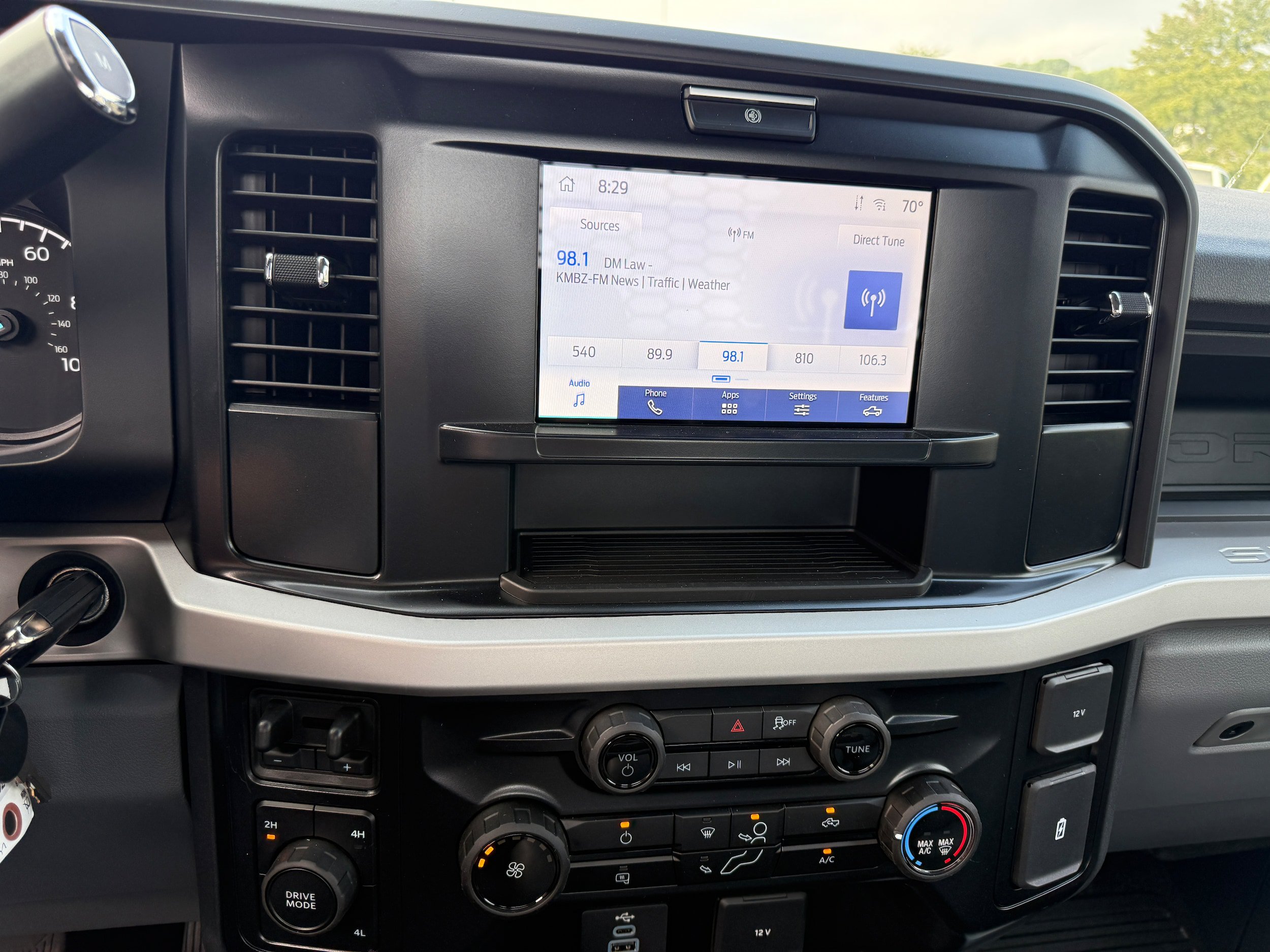 New 2025 Ford F350 4x4 Regular Cab DRW Super Duty image 19