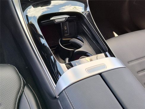 Used 2024 Mercedes-Benz GLC 300 4MATIC image 21