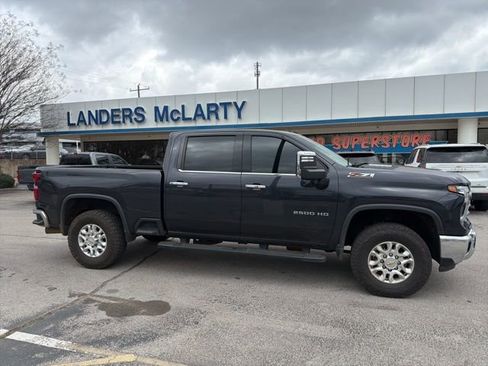 Used 2024 Chevrolet Silverado 2500 LTZ w/ LTZ Convenience Package image 2