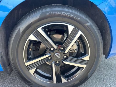 Used 2025 Nissan Sentra SV FWD image 27