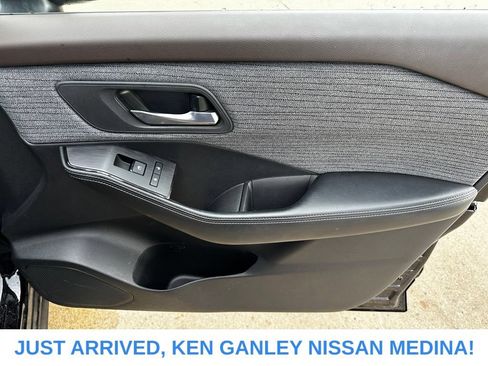 Certified 2023 Nissan Rogue SV AWD/4WD image 22