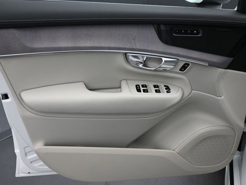 New 2026 Volvo XC90 B6 Ultra w/ Protection Package image 10